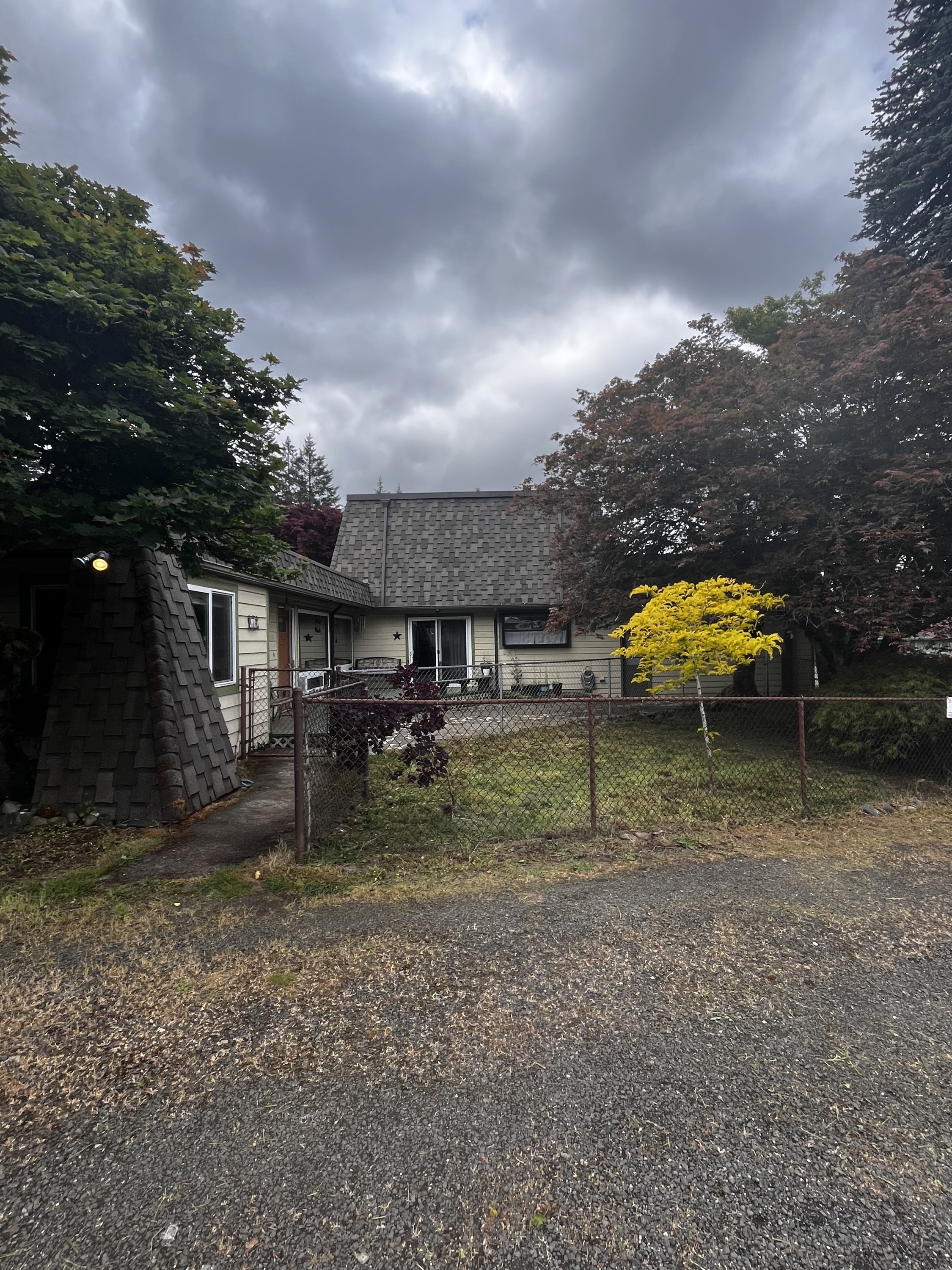 146 Hawthorne Ln
