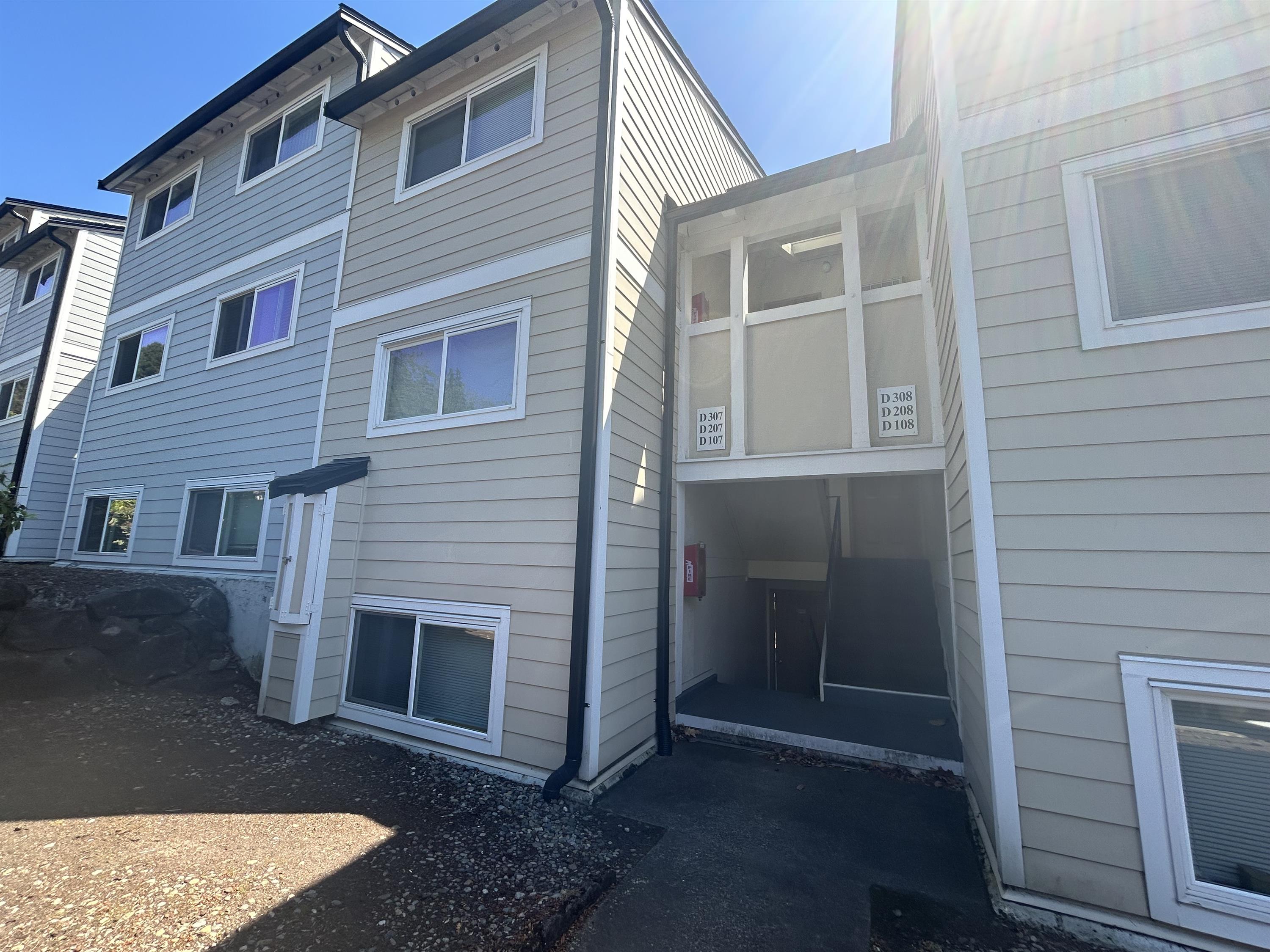 15210 Macadam Road South D-107